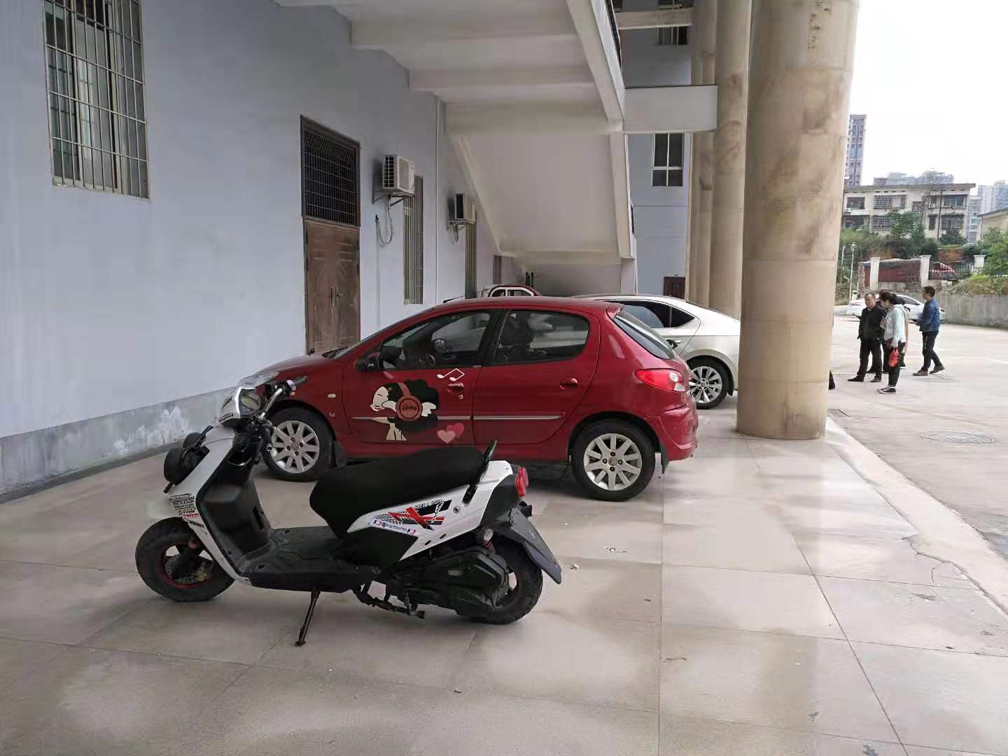 教學(xué)區(qū)隨意停車、體育學(xué)院、劉燕