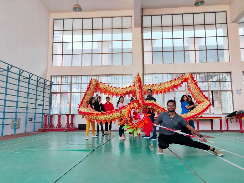 體驗(yàn)舞龍舞獅