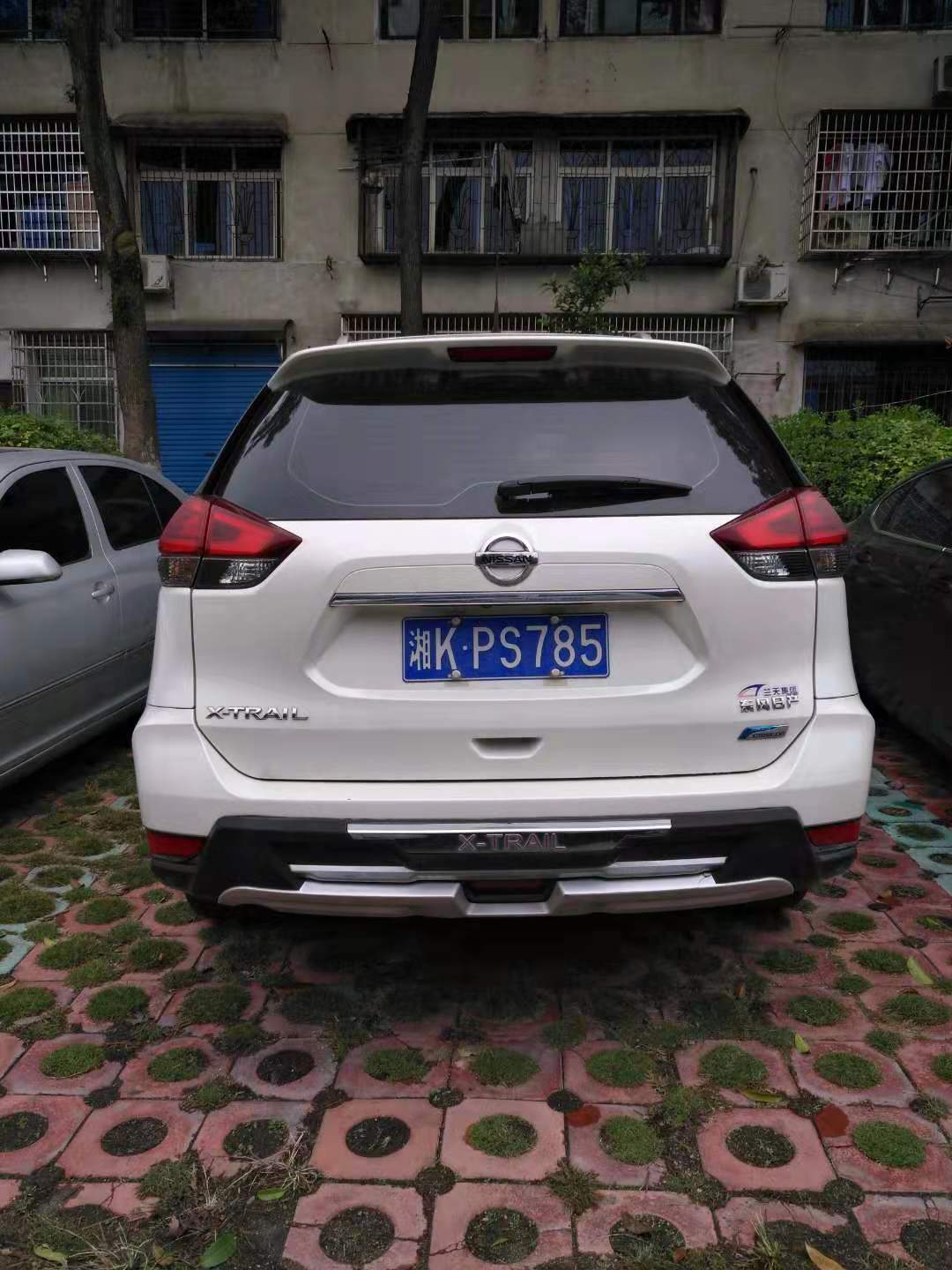 反向停車、退休老師唐友鈞女兒、鄧海霞