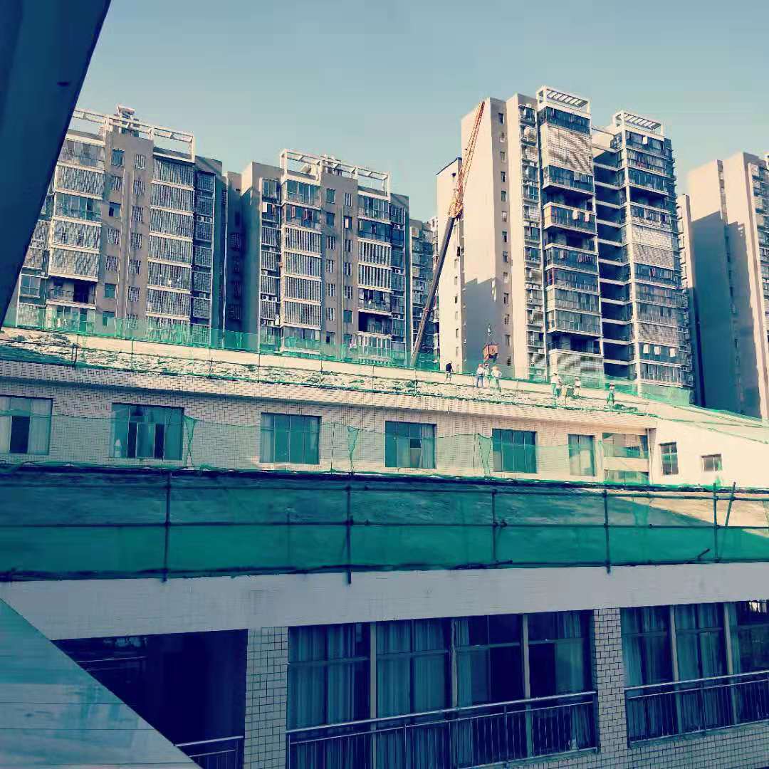 逸夫樓屋頂改造施工現(xiàn)場(chǎng)