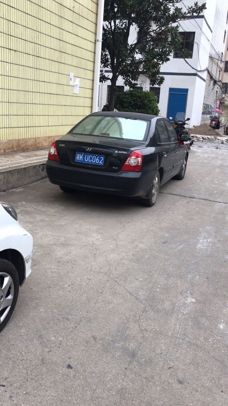 馬路邊隨意停車