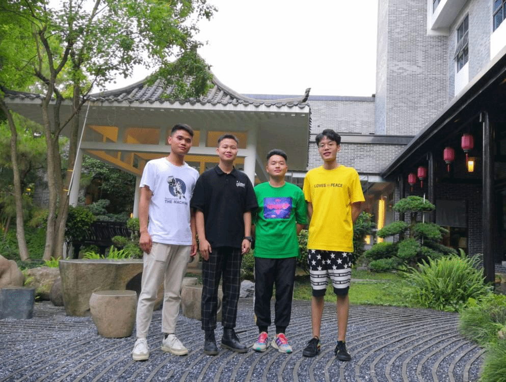 (四人畢業(yè)旅行)